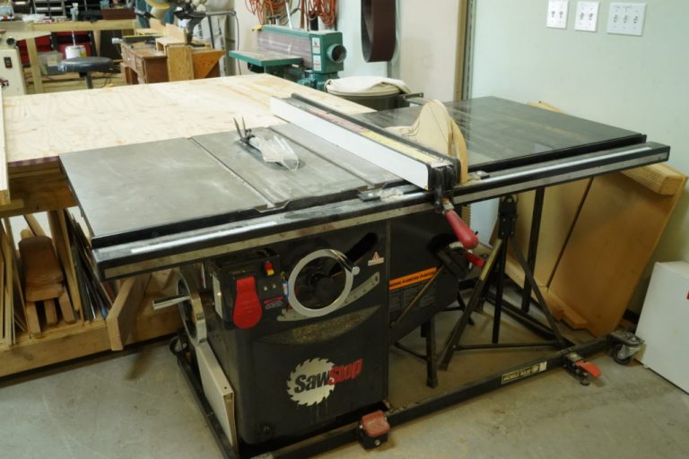 SawStopTableSaw 1024x683 1 768x512